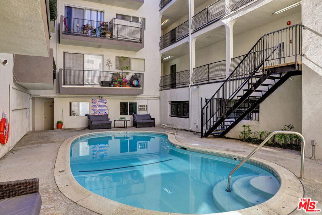 12325 Chandler Boulevard