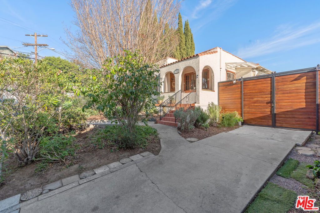 1924 Cerro Gordo Street