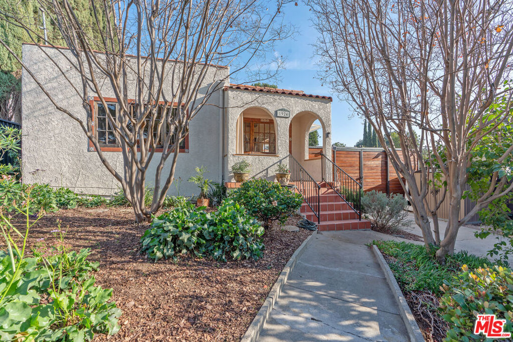 1924 Cerro Gordo Street