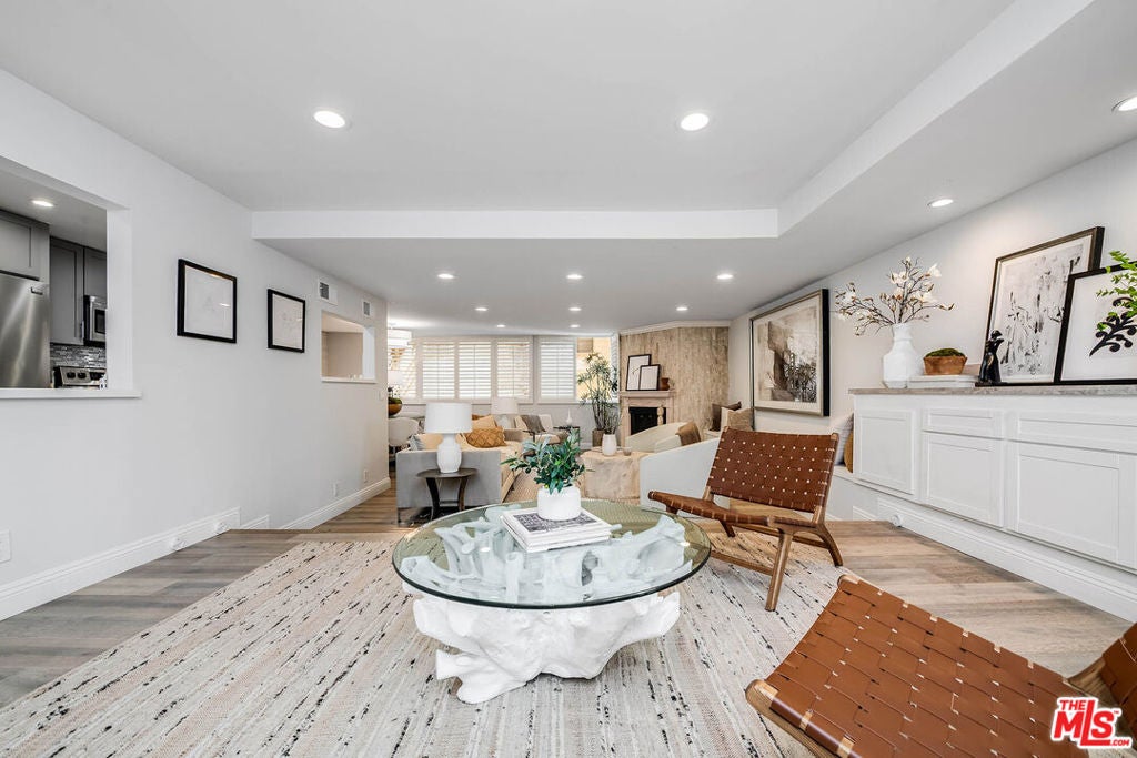 441 N Oakhurst Drive 203