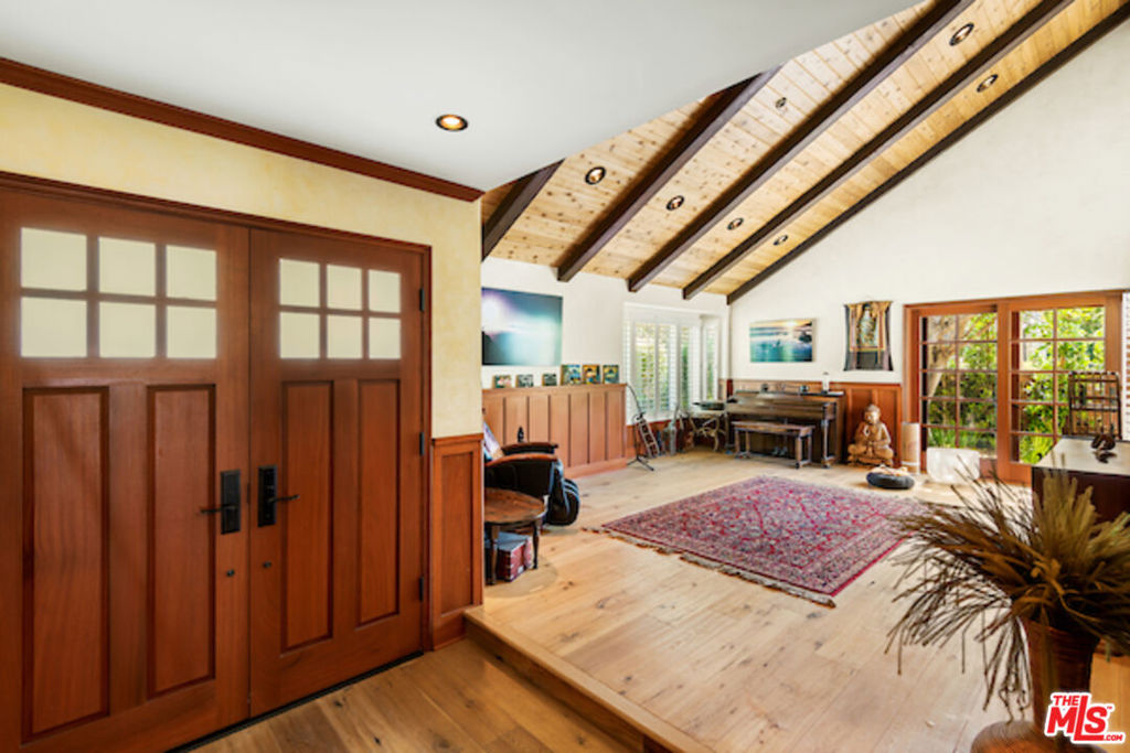 1360 Avenida De Cortez