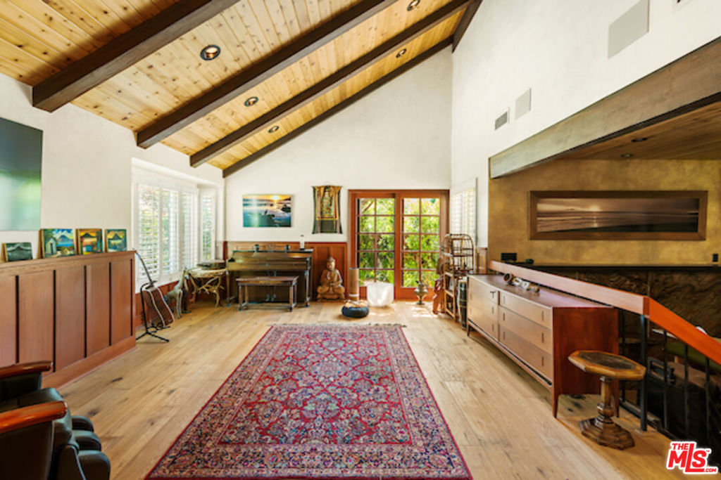 1360 Avenida De Cortez