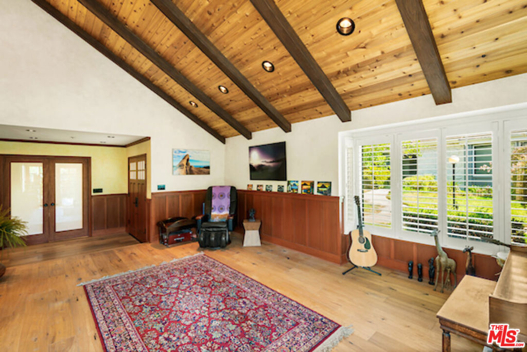 1360 Avenida De Cortez