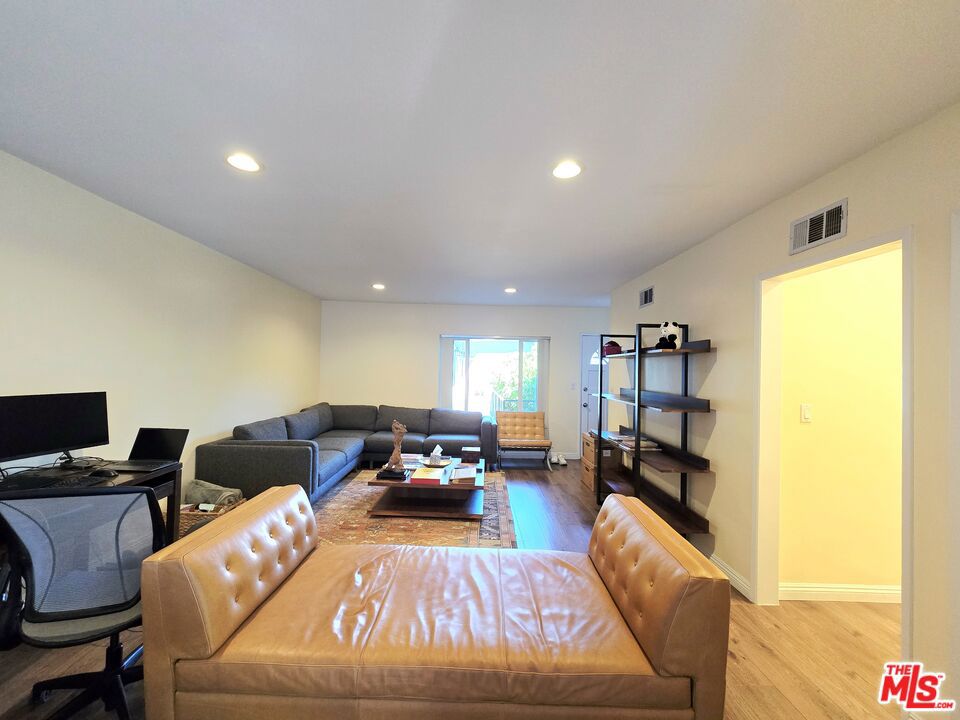 10600 Eastborne Avenue 12