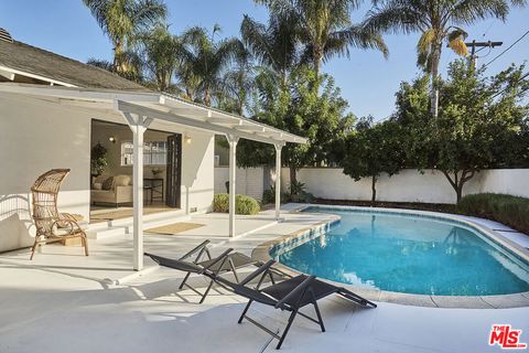 8531 Norwich Avenue North Hills CA 91343