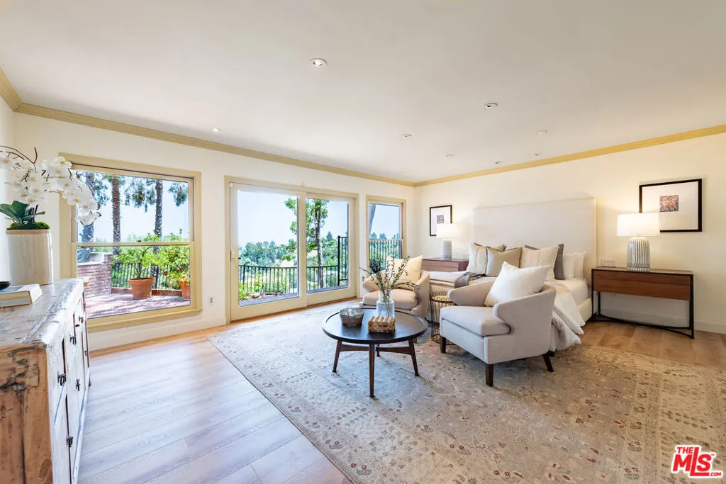 Encino, California 91436, United States, 5 Bedrooms Bedrooms, ,4 BathroomsBathrooms,Residential,Active,159322