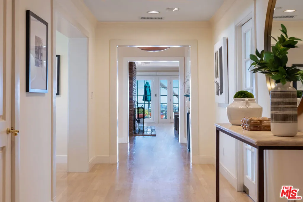 Encino, California 91436, United States, 5 Bedrooms Bedrooms, ,4 BathroomsBathrooms,Residential,Active,159322