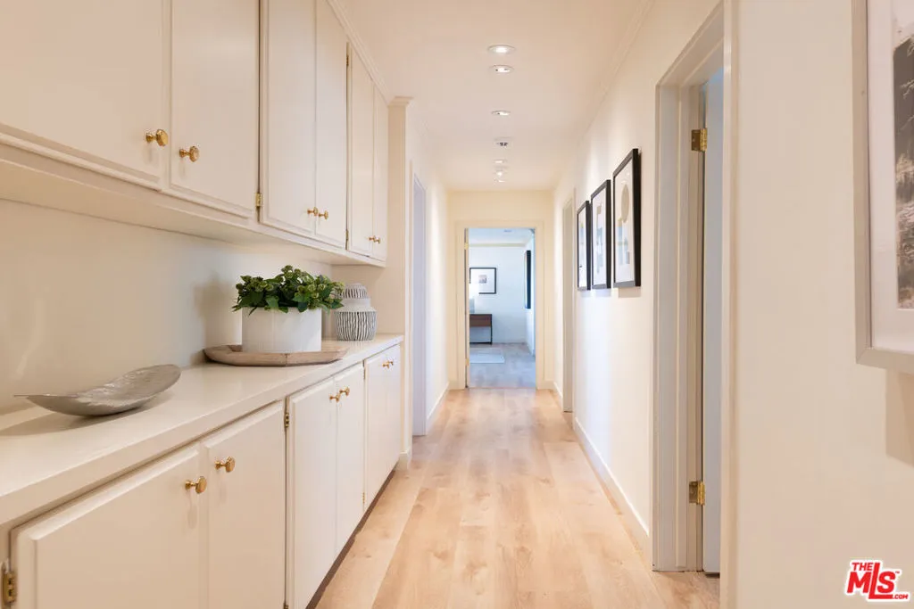 Encino, California 91436, United States, 5 Bedrooms Bedrooms, ,4 BathroomsBathrooms,Residential,Active,159322