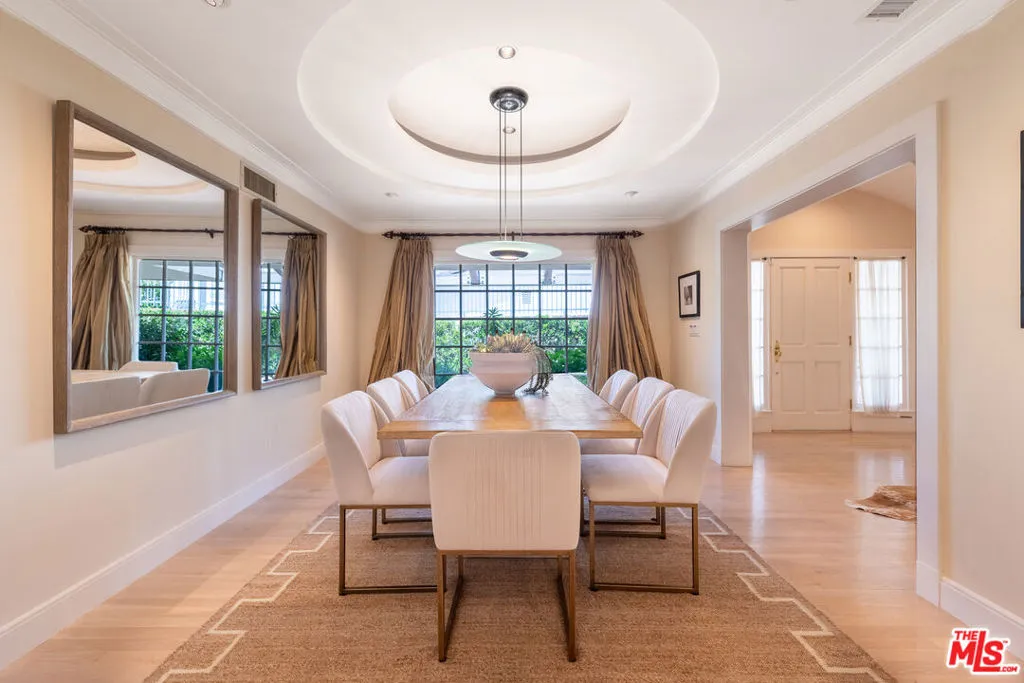 Encino, California 91436, United States, 5 Bedrooms Bedrooms, ,4 BathroomsBathrooms,Residential,Active,159322