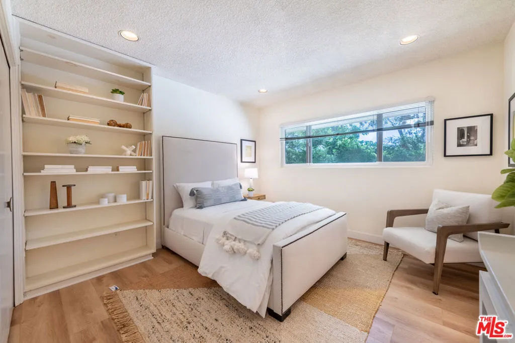 Encino, California 91436, United States, 5 Bedrooms Bedrooms, ,4 BathroomsBathrooms,Residential,Active,159322