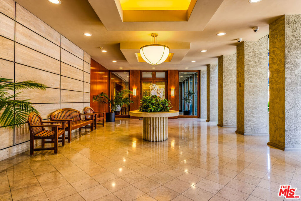 800 W 1st Street 2410