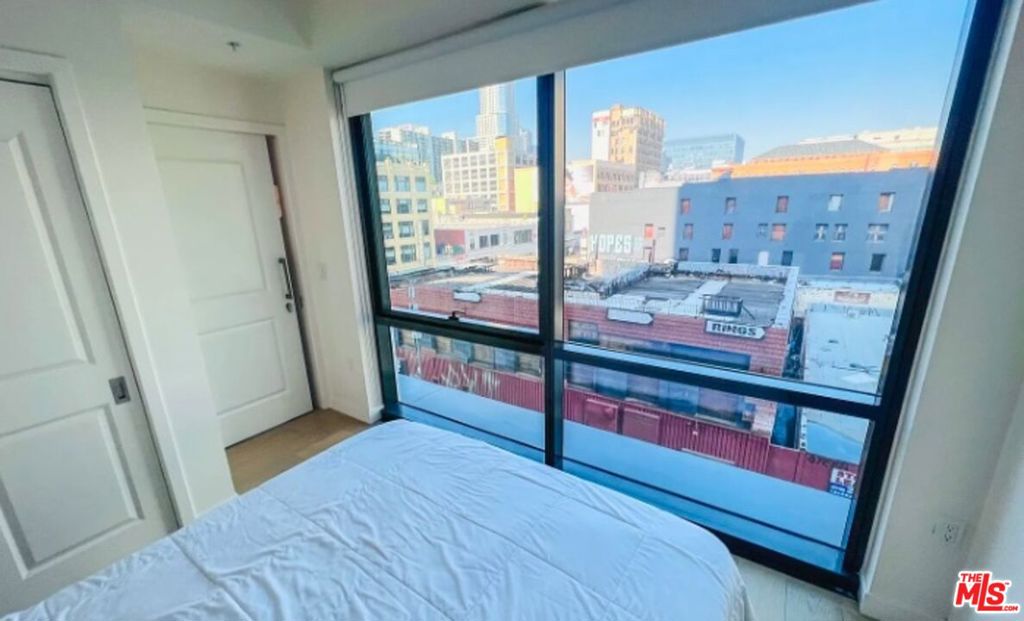 400 S Broadway 502