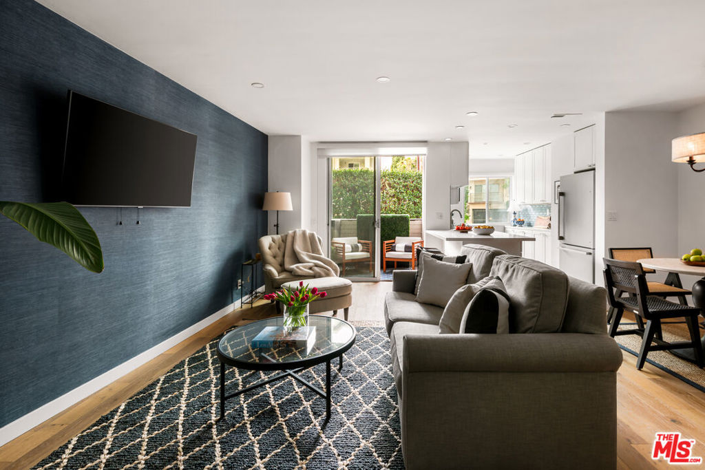 7250 Franklin Avenue 101