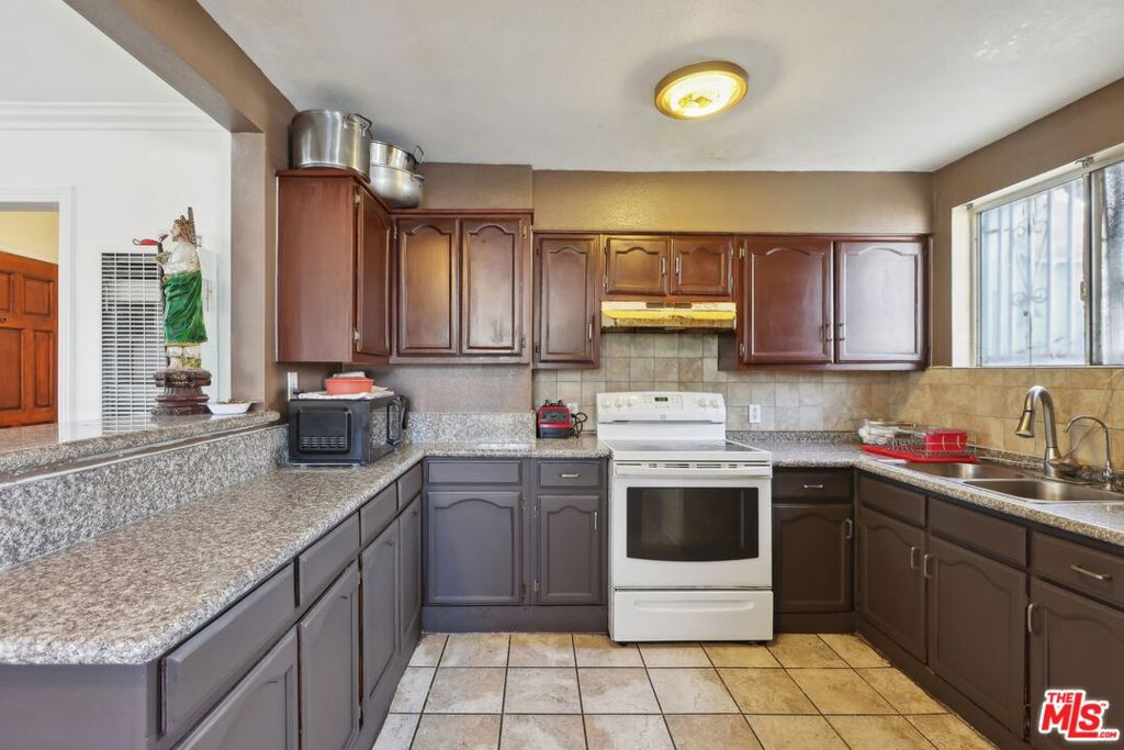 1623 E 123rd Street