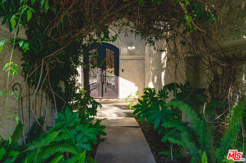 24232 Mentry Drive