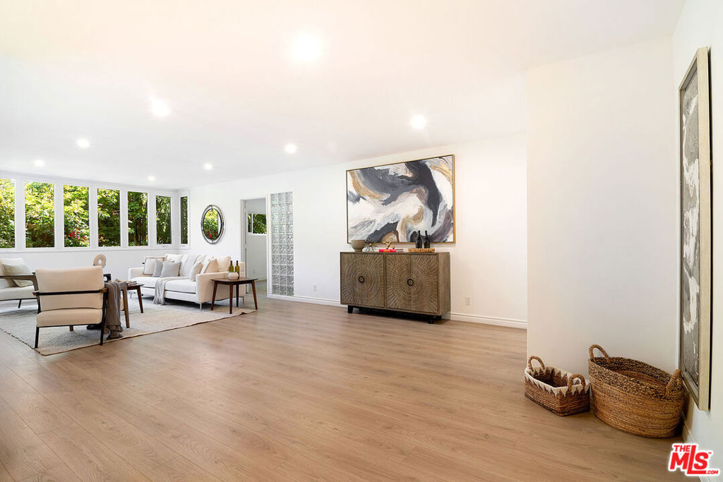 10725 Ohio Avenue 204