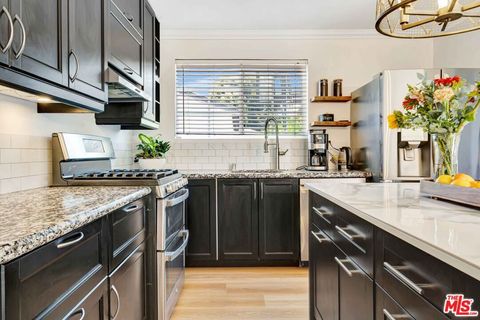 6814 Berquist Avenue West Hills CA 91307