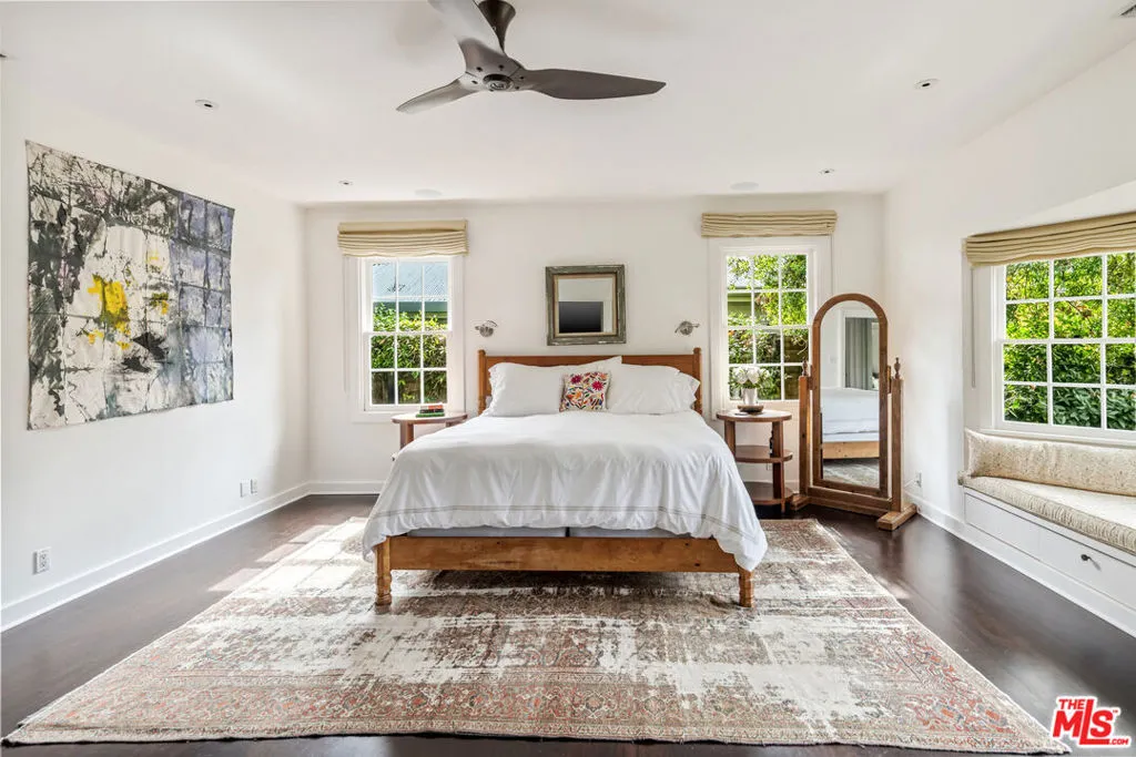 Santa Monica, California 90402, United States, 5 Bedrooms Bedrooms, ,6 BathroomsBathrooms,Residential,Active,240485