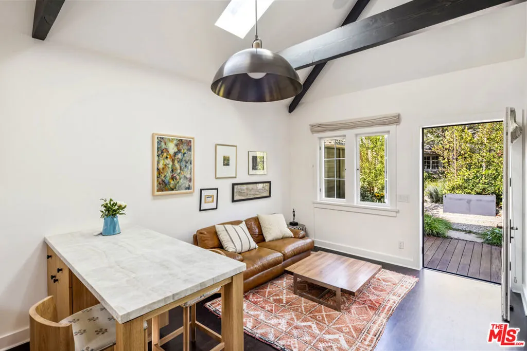 Santa Monica, California 90402, United States, 5 Bedrooms Bedrooms, ,6 BathroomsBathrooms,Residential,Active,240485