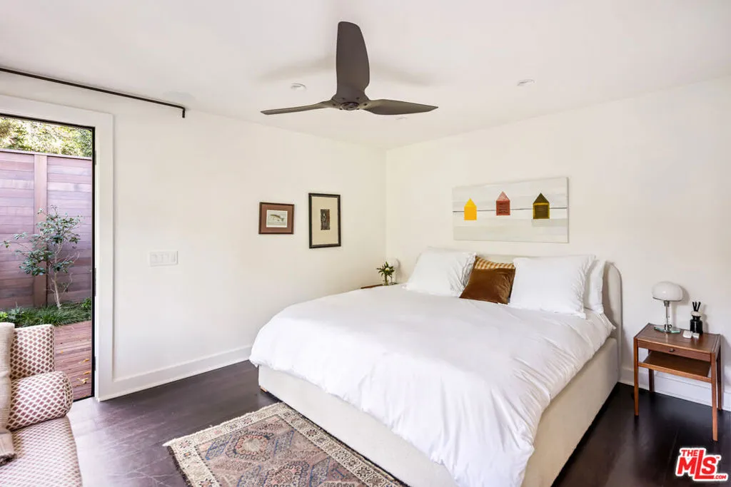 Santa Monica, California 90402, United States, 5 Bedrooms Bedrooms, ,6 BathroomsBathrooms,Residential,Active,240485