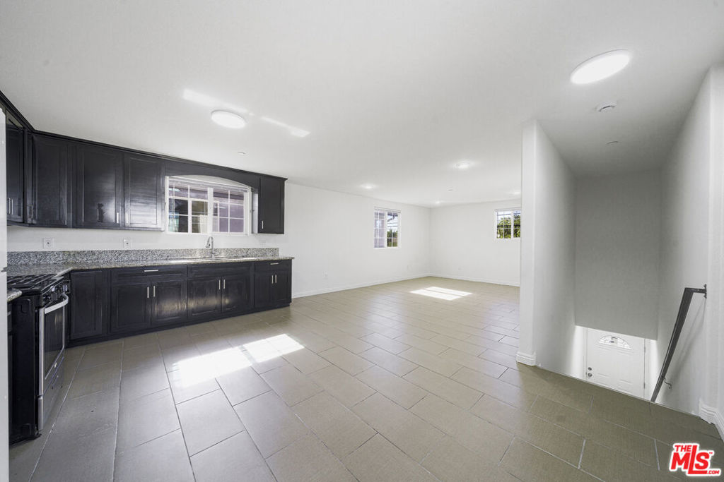 10952 Wilmington Avenue