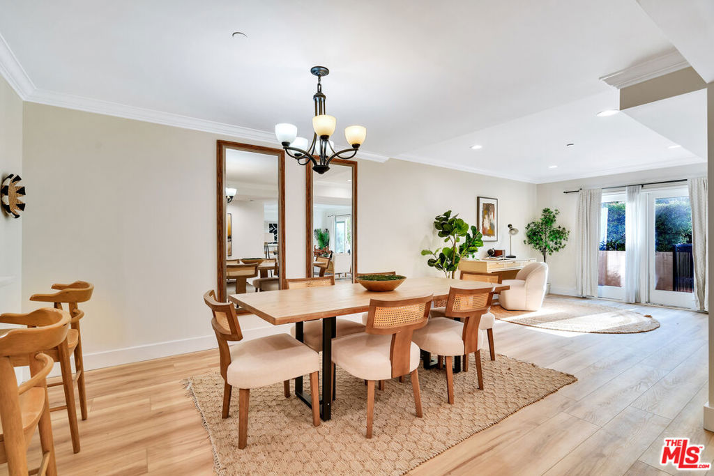 118 S Clark Drive 101