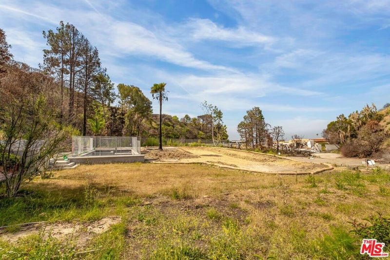 1228 Las Lomas Place