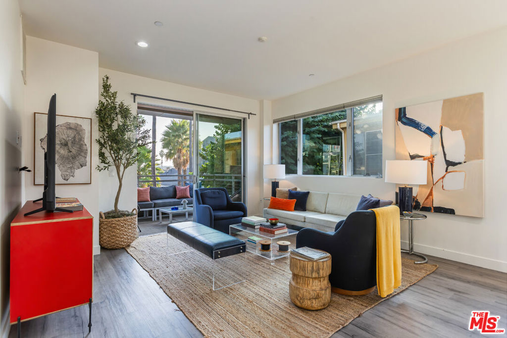 6001 Carlton Way 201