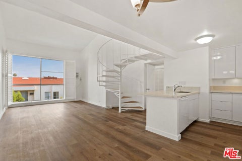 Photo of 1440 Veteran Avenue #607, Los Angeles, CA 90024 (MLS # 26997289)