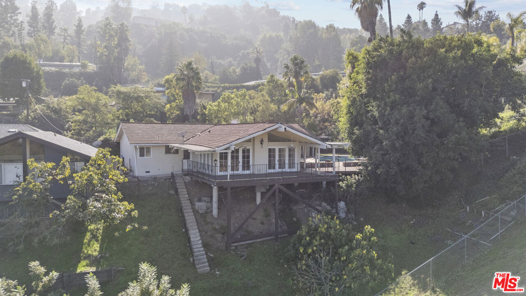 3533 Willowcrest Avenue