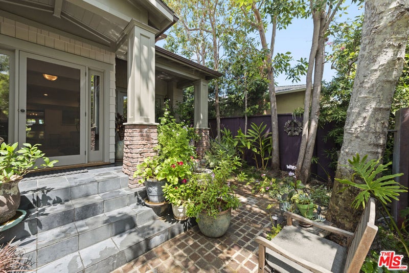 11415 Albata Street