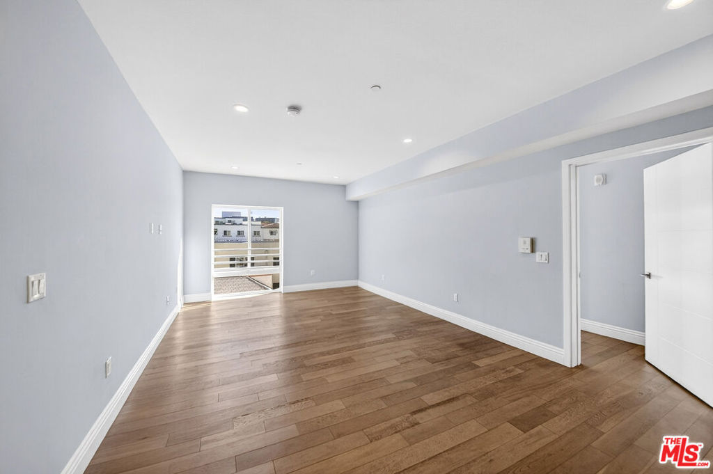 2939 Leeward Avenue 403