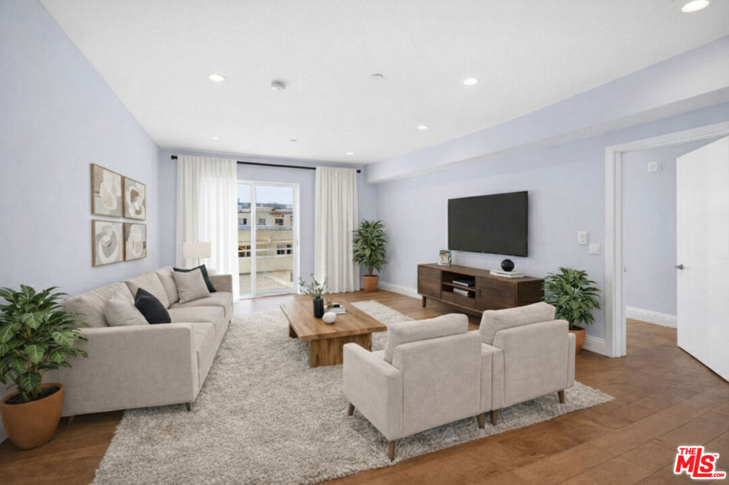 2939 Leeward Avenue 403