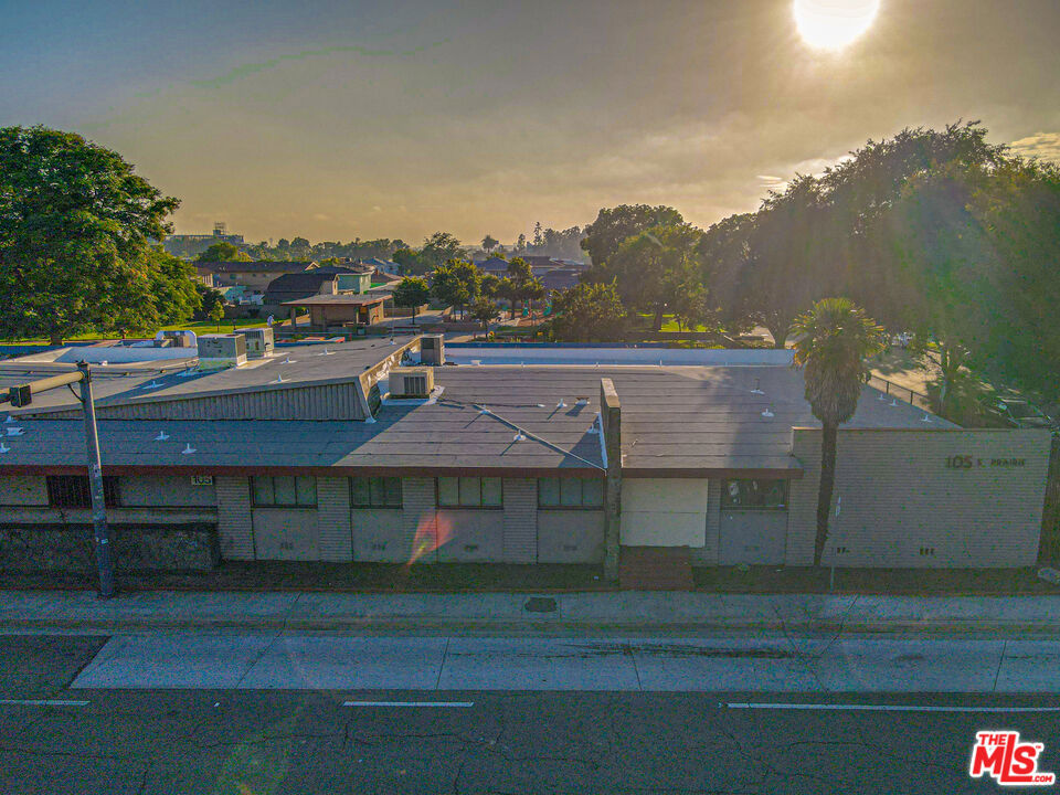 105 S Prairie Avenue