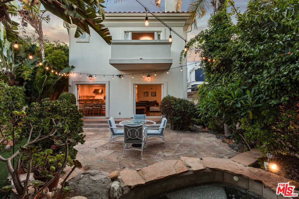 Properties 1 7354 Trask Avenue