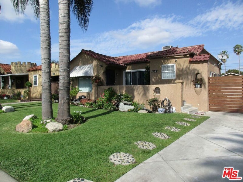 1829 W 84th Place