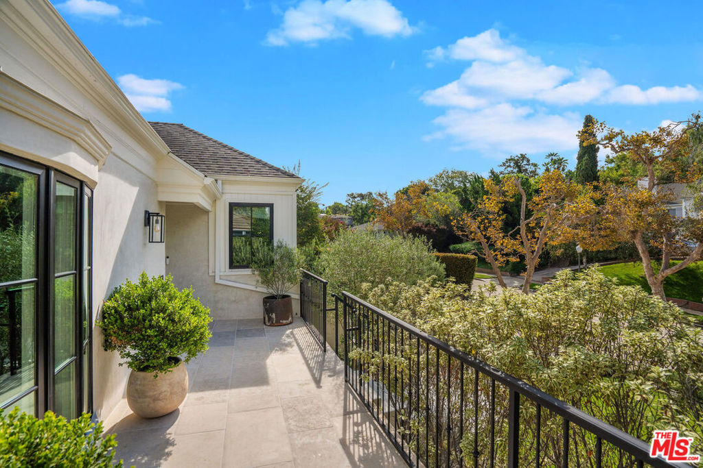 10267 Cresta Drive