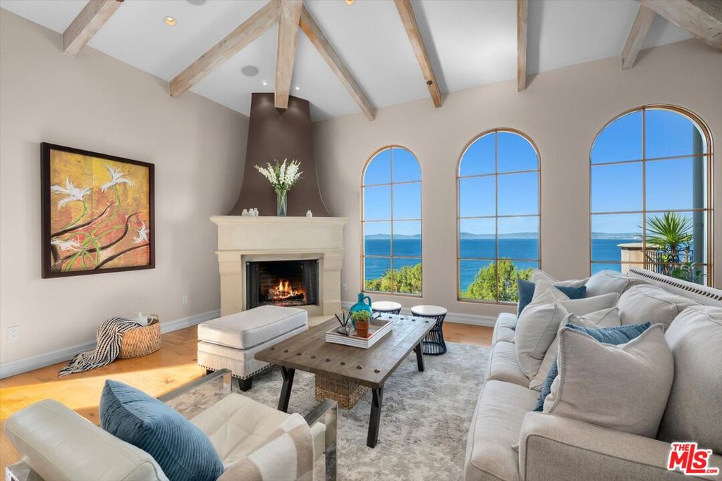 1128 Palos Verdes Drive