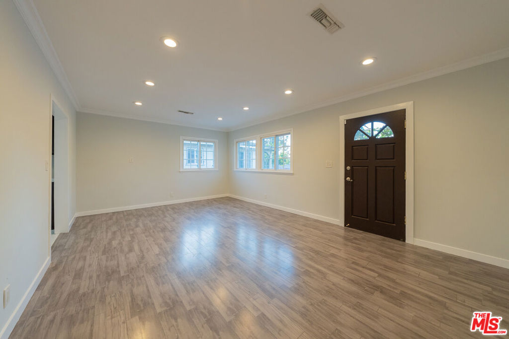 10636 Nettleton Street