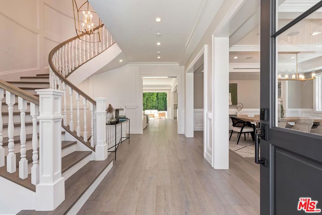 Properties 4 10422 Lorenzo Place