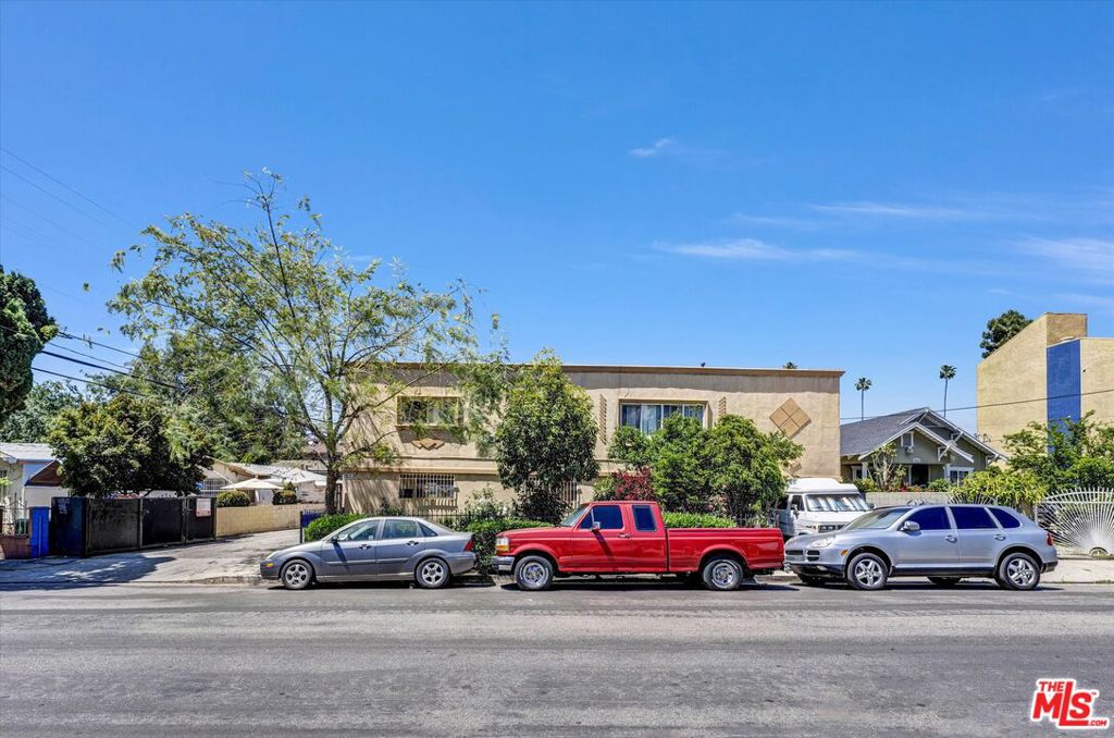 Properties 1 5005 Axtell Street