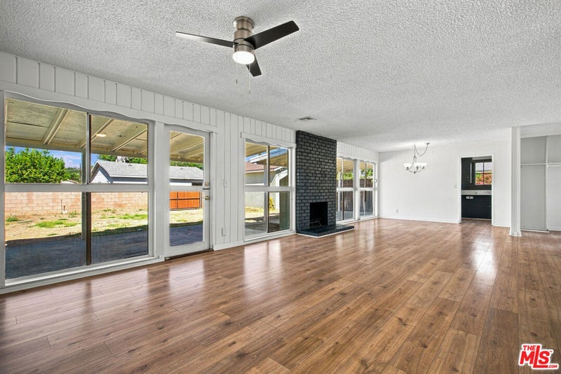 7139 Fallbrook Avenue