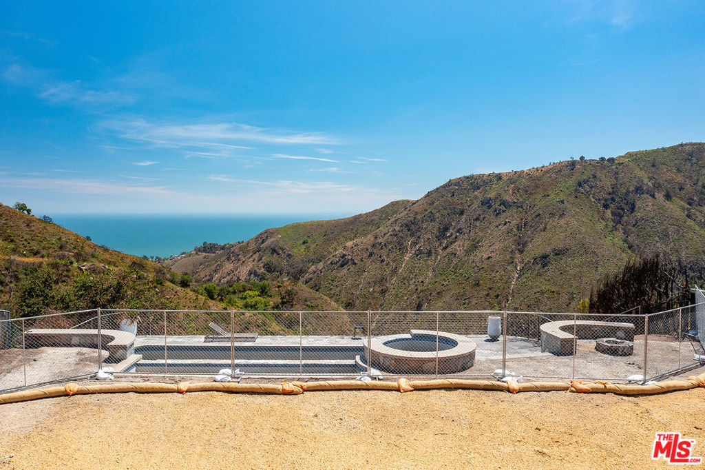 1120 Cumbre Alta Court