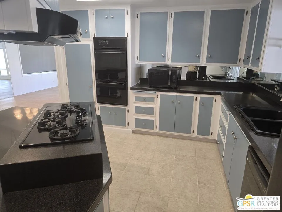 Cathedral City, California 92234, United States, 2 Bedrooms Bedrooms, ,2 BathroomsBathrooms,Residential,Active,201582