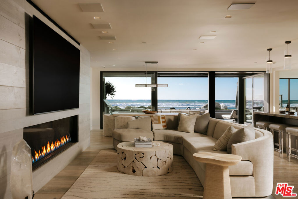 3000 Sandy Lane