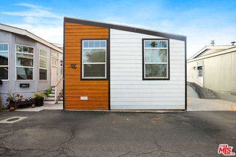 8250 Lankershim Boulevard 29 North Hollywood CA 91605