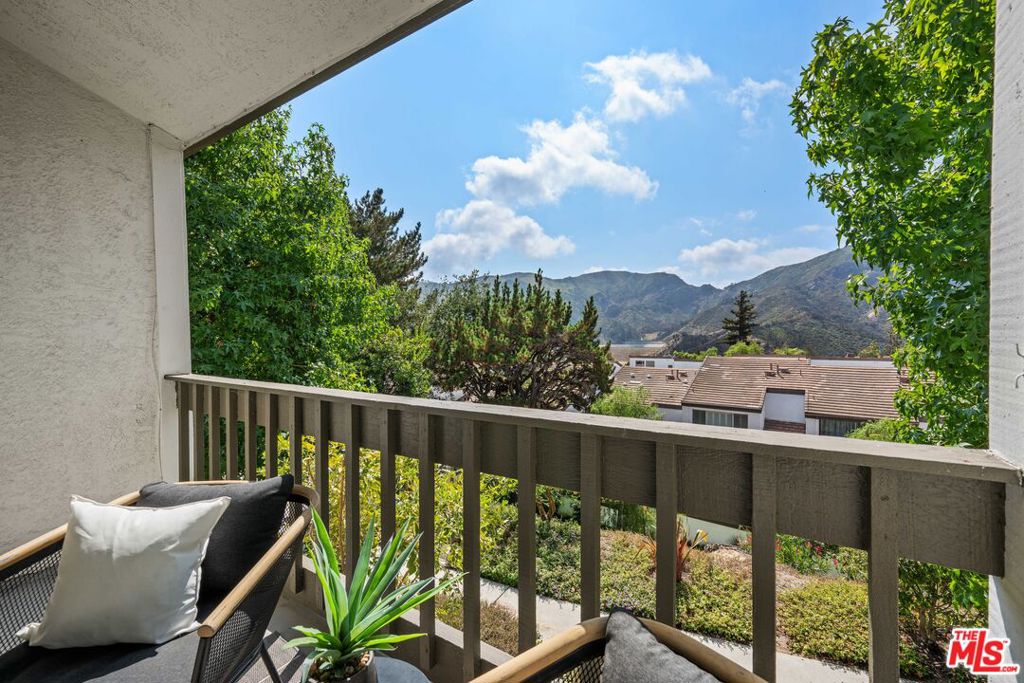 1700 Palisades Drive