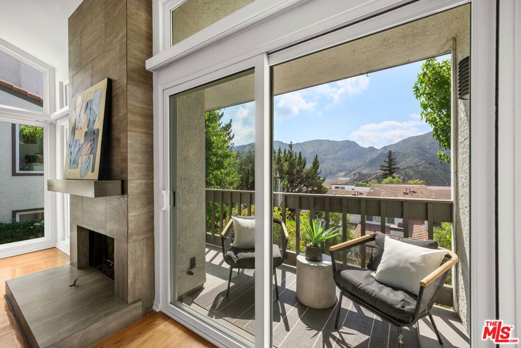 1700 Palisades Drive