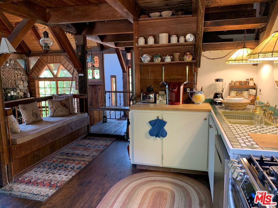 2521 Topanga Skyline Drive
