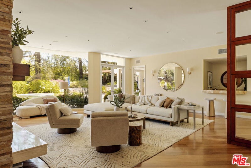 4101 Clear Valley Drive